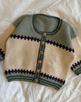 PetiteKnit - Cross Cardigan Baby (DK/EN)