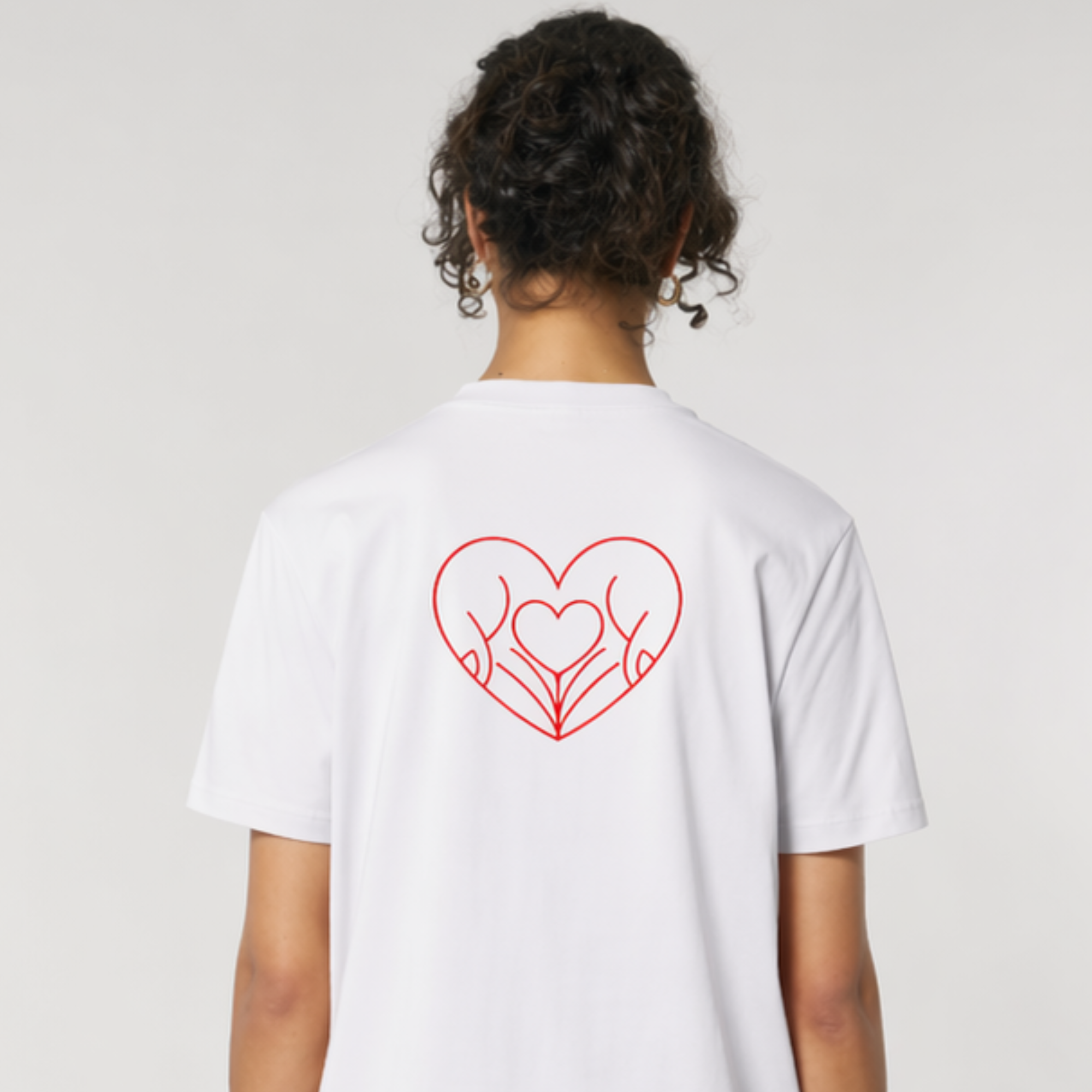 T-shirt med hjerte – Hvid | Støt Røde Kors – Røde Kors Butik