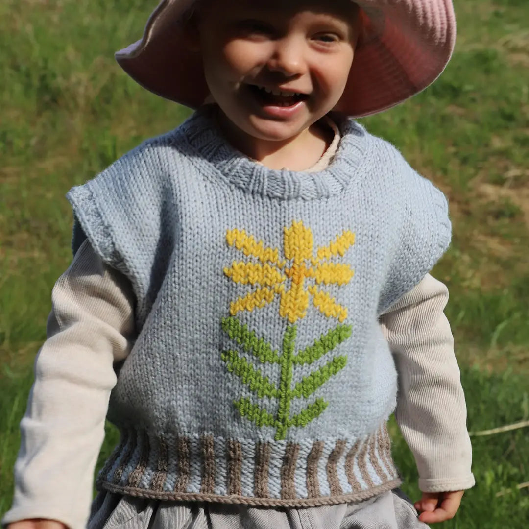 Frejasknit - mælkebøttevesten