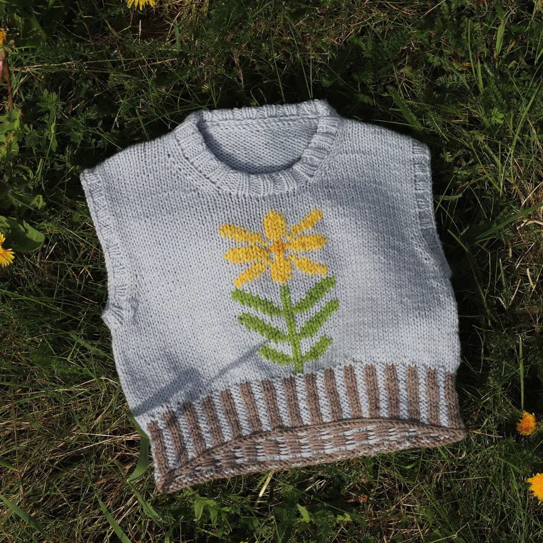 Frejasknit - mælkebøttevesten