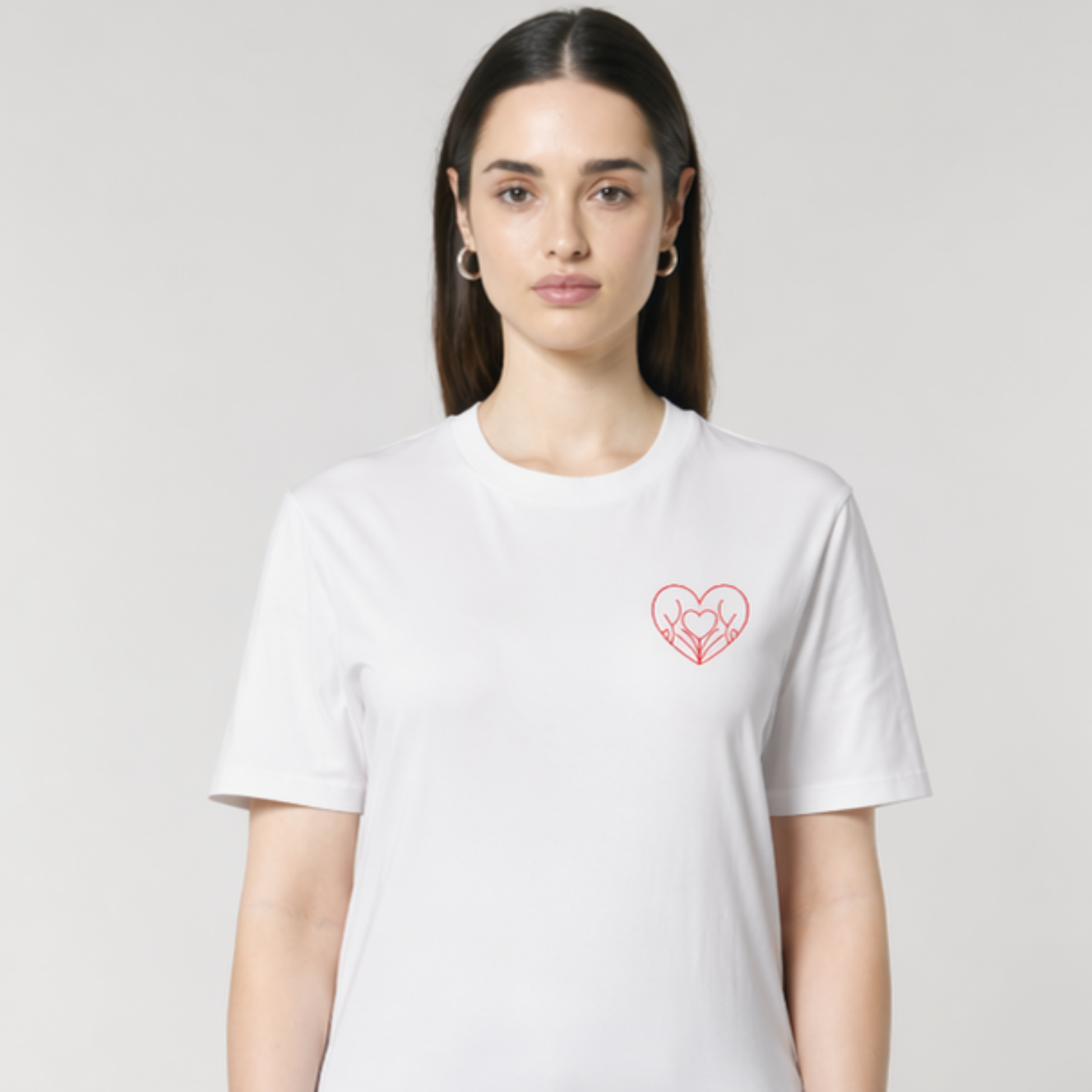 T-shirt med hjerte – Hvid | Støt Røde Kors – Røde Kors Butik