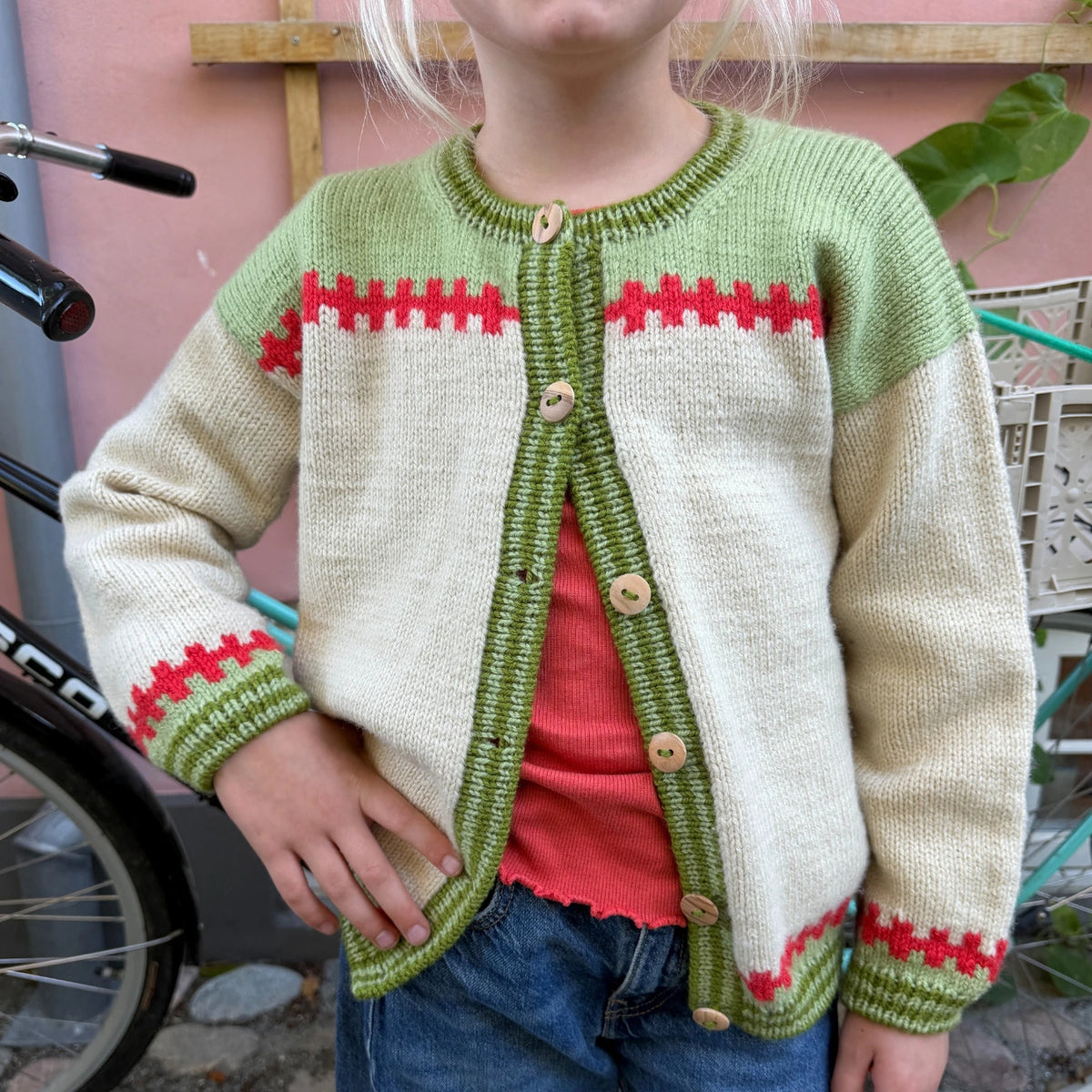 PetiteKnit - Cross Cardigan Junior (DK/EN)